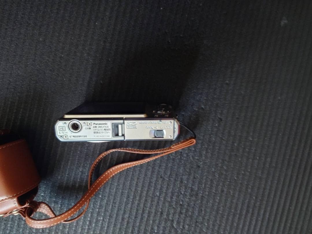 LUMIX FX35 三脚付き　ゴールド　美品　デジカメ