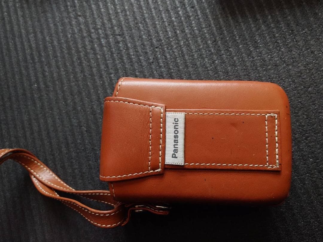 LUMIX FX35 三脚付き　ゴールド　美品　デジカメ