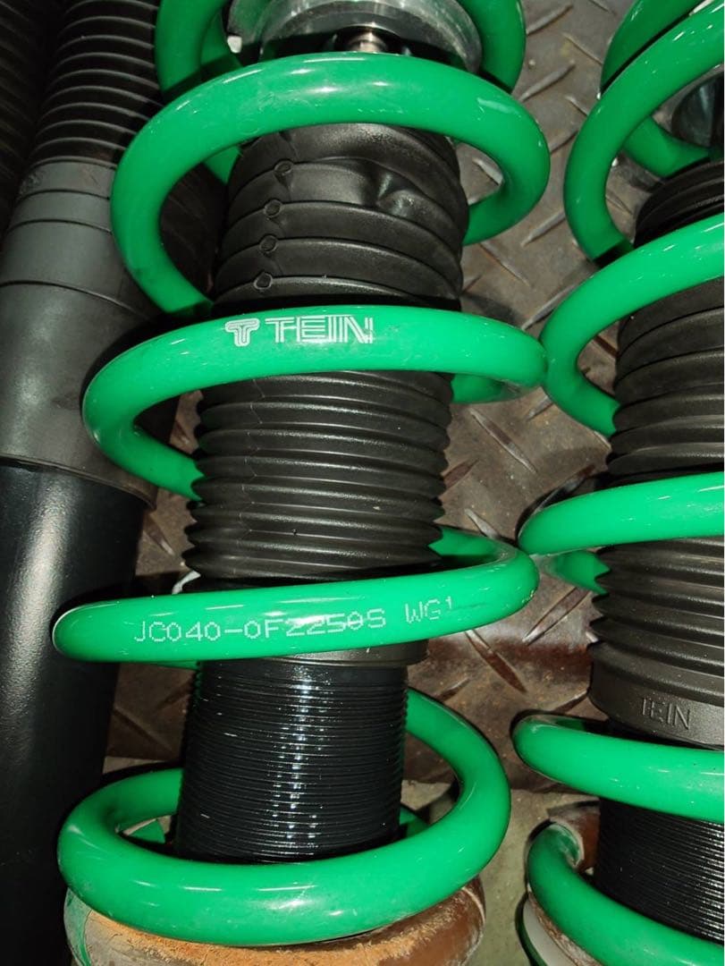 HONDA ヴェゼル　TEIN車高調