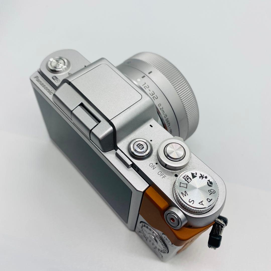 極美品　LUMIXG DMC-GF7Wミラーレス一眼カメラ