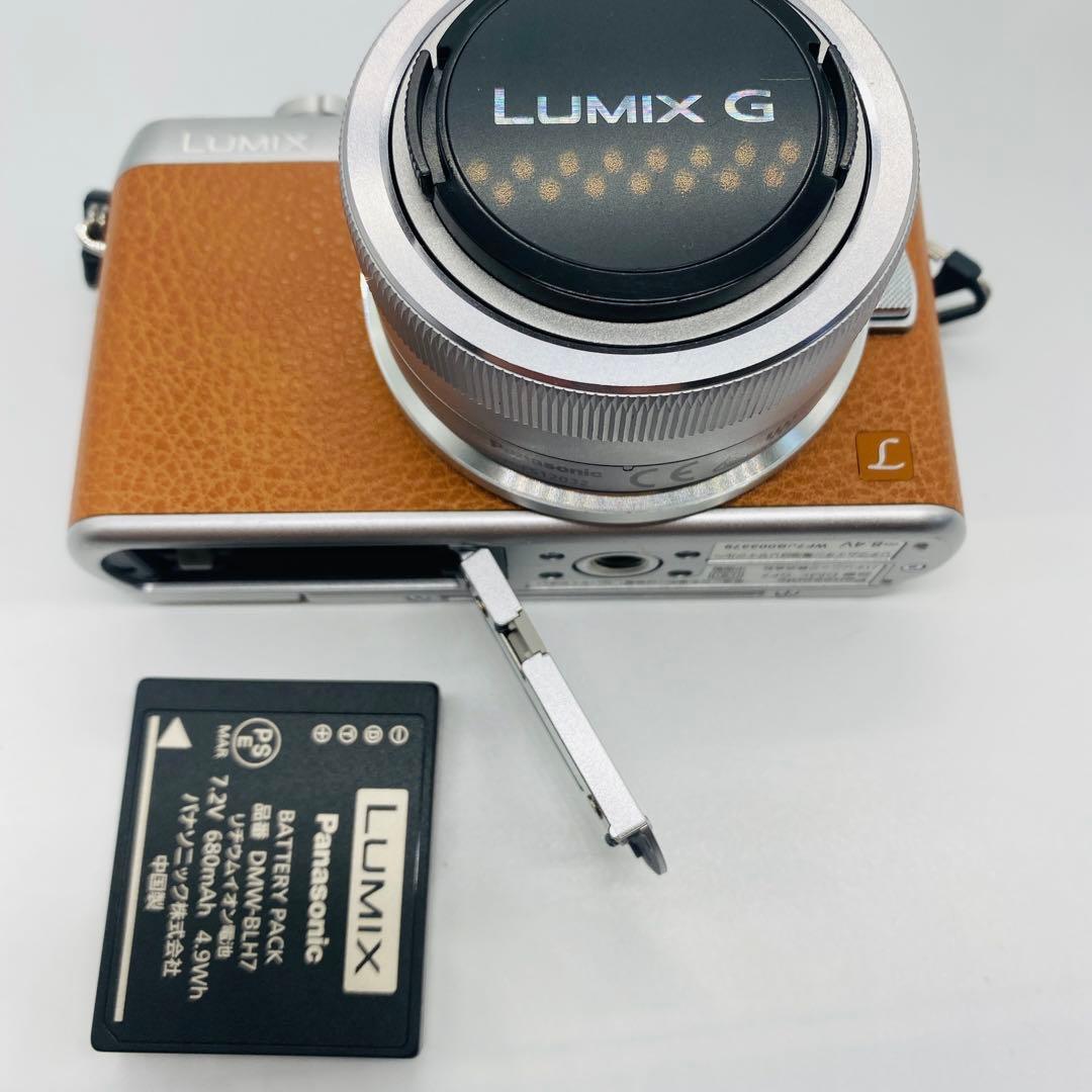 極美品　LUMIXG DMC-GF7Wミラーレス一眼カメラ