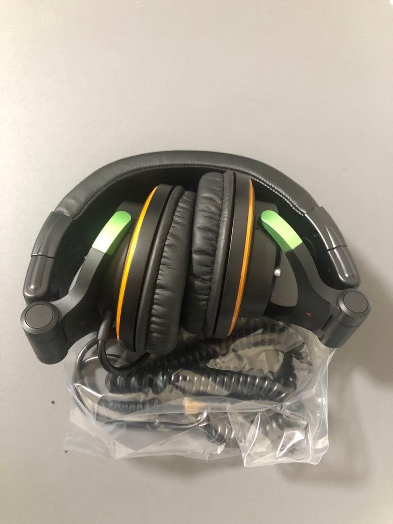 美品　ヱヴァンゲリヲン新劇場版　公開記念オリジナルヘッドフォンA.T.EVA01