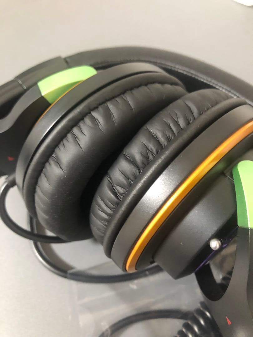 美品　ヱヴァンゲリヲン新劇場版　公開記念オリジナルヘッドフォンA.T.EVA01