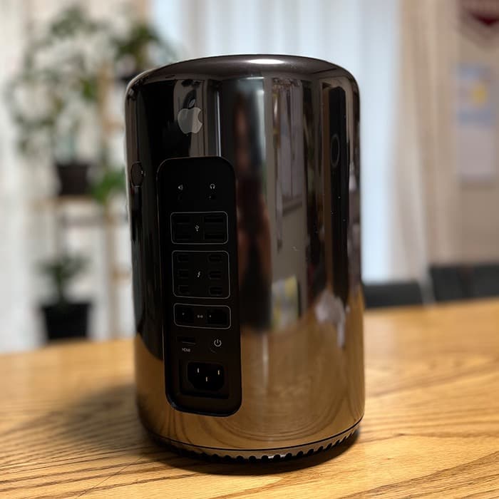 Mac Pro Late 2013 12コア 32GB D500　512GB