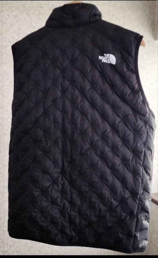 【美品】ノースフェイス アストロライトベスト Lサイズ　ND92401R