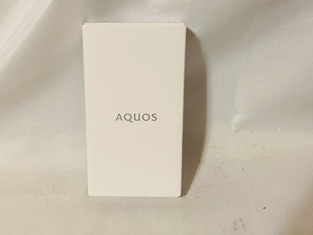 AQUOS sense6s (au版 SHG07) 手帳カバー&箱付き