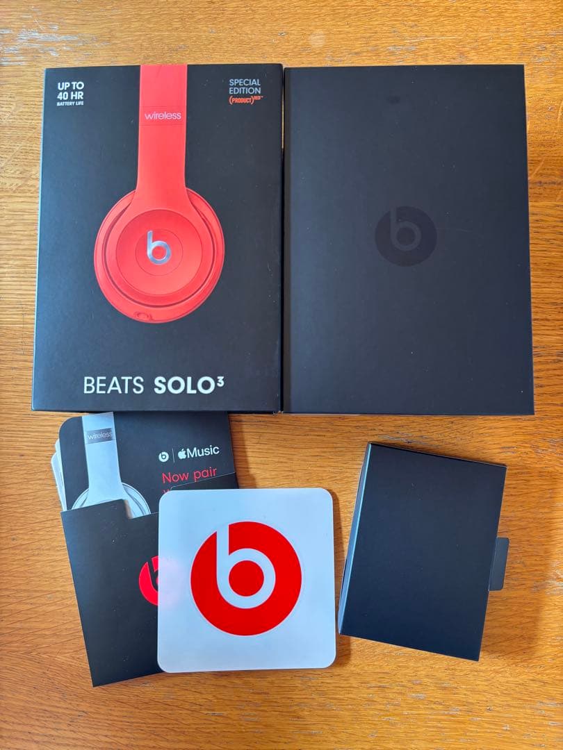 【付属品揃ってます】美品　Beats Solo3ワイヤレスヘッドホン レッド