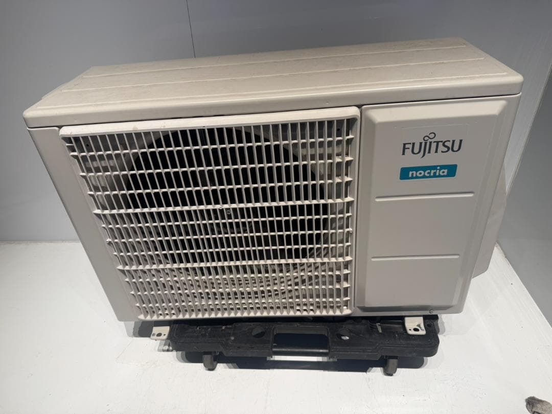 303　FUJITSU　2022年製エアコン　10～12畳用　整備済み