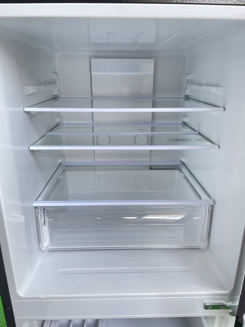 760極美品✨ アクア おしゃれダークシルバー 2ドア冷蔵庫 三段大容量冷凍室