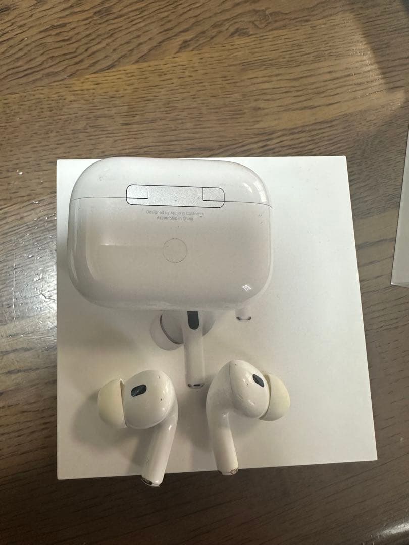 Apple AirPods Pro2 中古正規品 ライトニングモデル　難あり