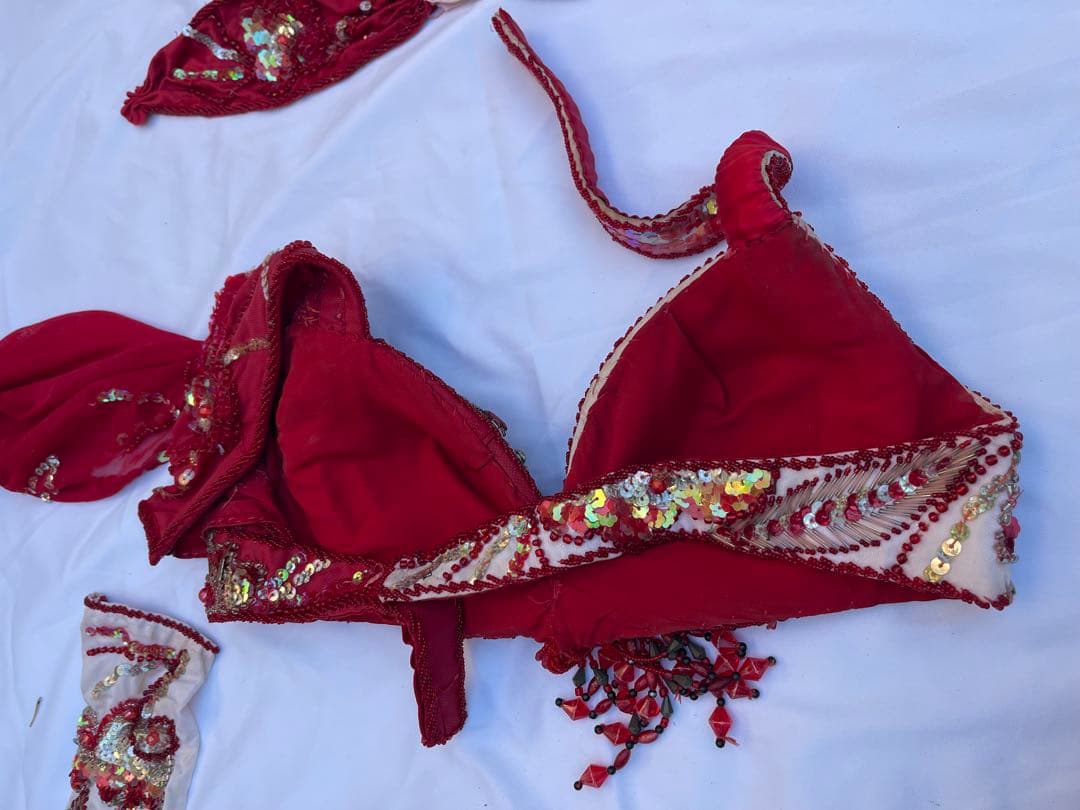 ベリーダンス セットアップ 赤とベージュ