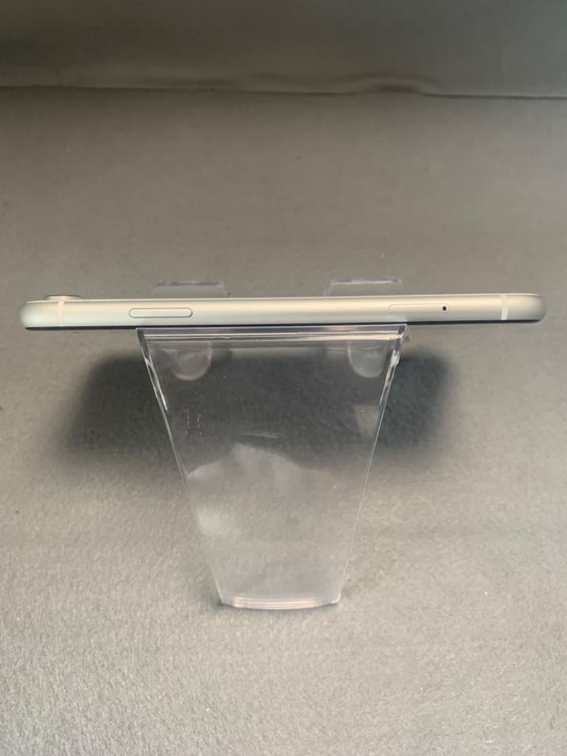 美品　国内版　SIMフリー　iPhoneXr 64GB ホワイト色