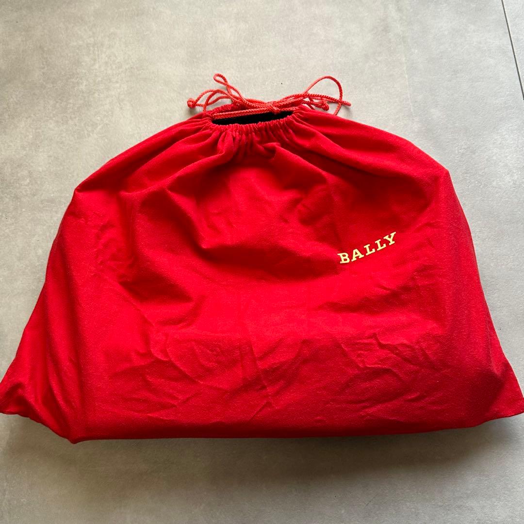 値下げしました！Bally 黒 レザー ビジネスバッグ ストライプデザイン