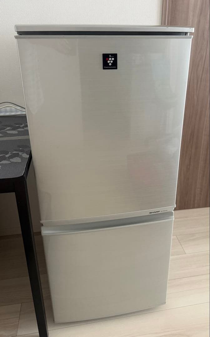 【ブランテリア】冷蔵庫／SHARP シャープ 137リットル／左右両開き