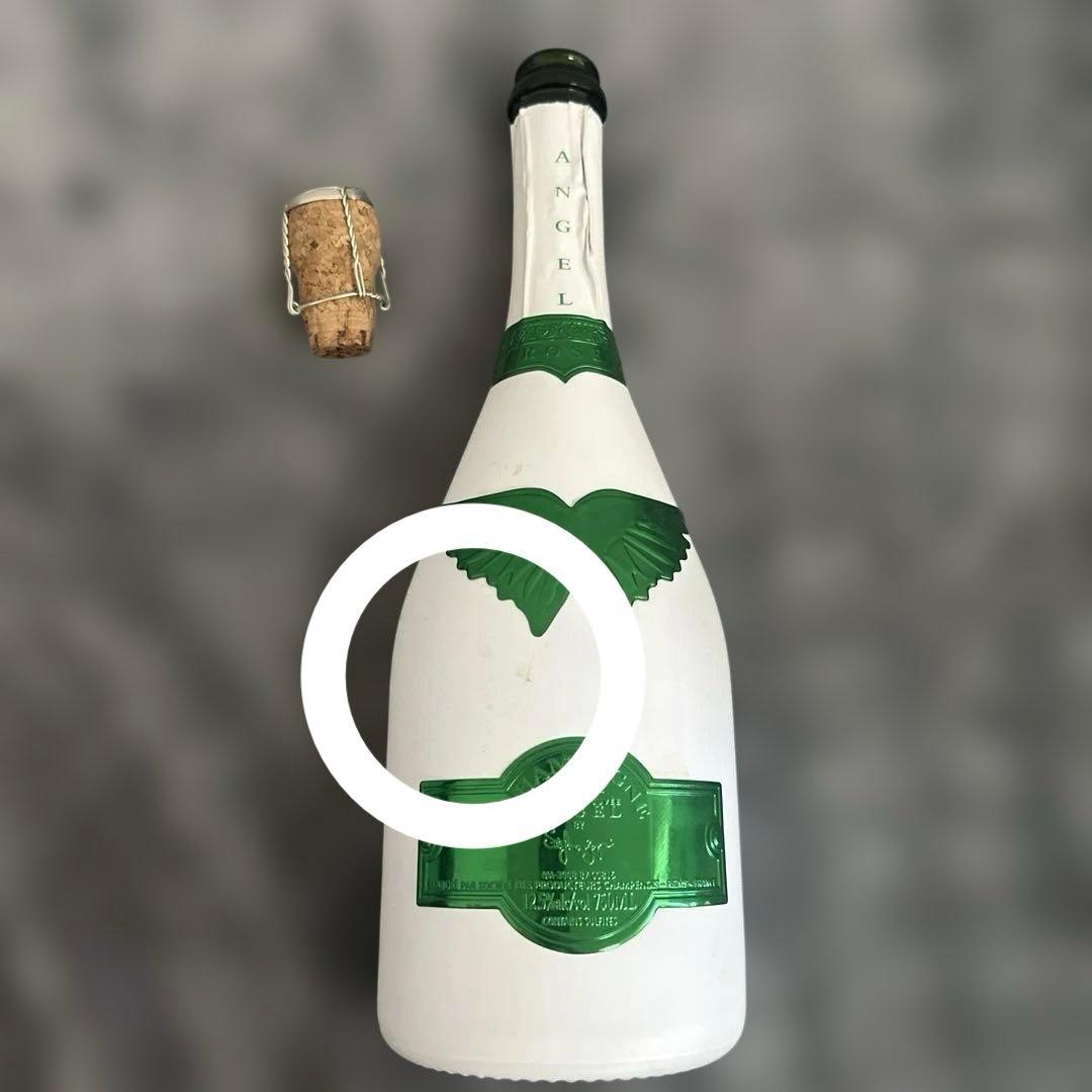 エンジェルシャンパンクリスマスホリデー限定 空き瓶　空箱　チェーン鍵付き　ファー