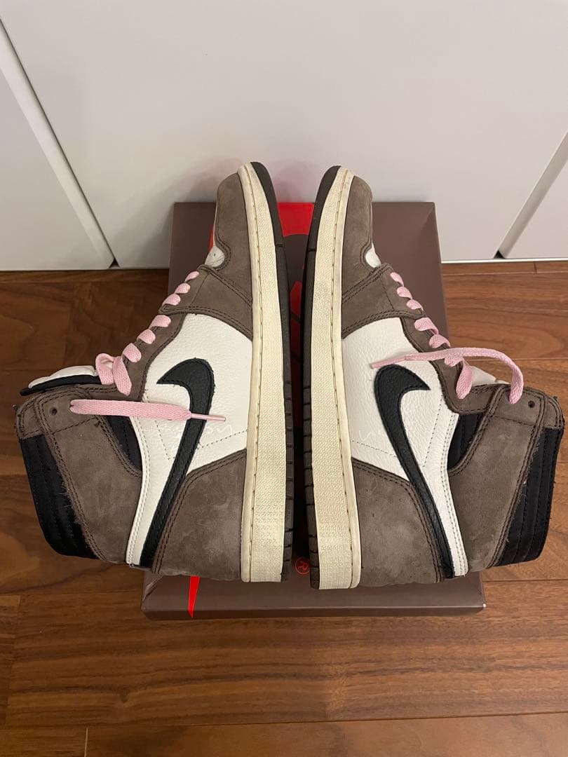 Travis Scott × Nike Jordan \"Dark Mocha\"