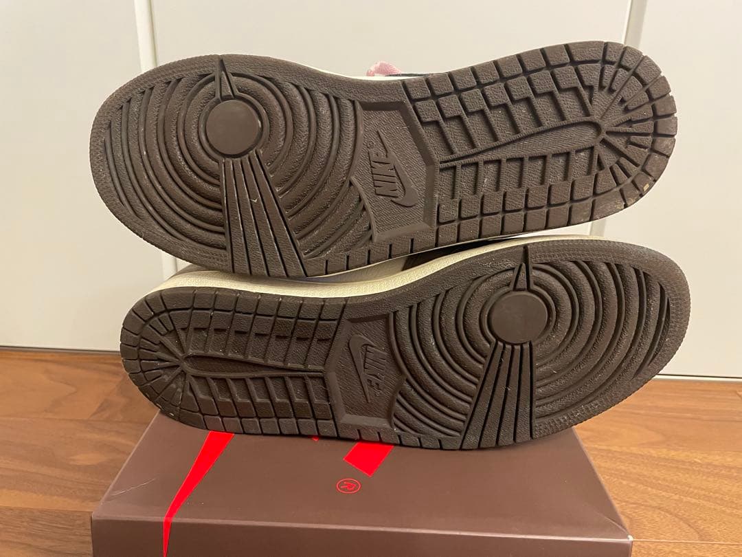 Travis Scott × Nike Jordan \"Dark Mocha\"