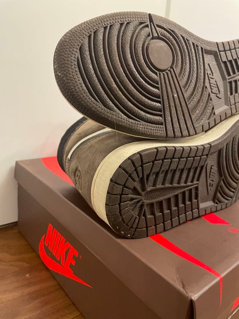 Travis Scott × Nike Jordan \"Dark Mocha\"