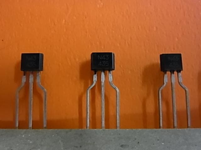 RT1N434S-T112 500個 イサハヤ電子　抵抗入りトランジスタ