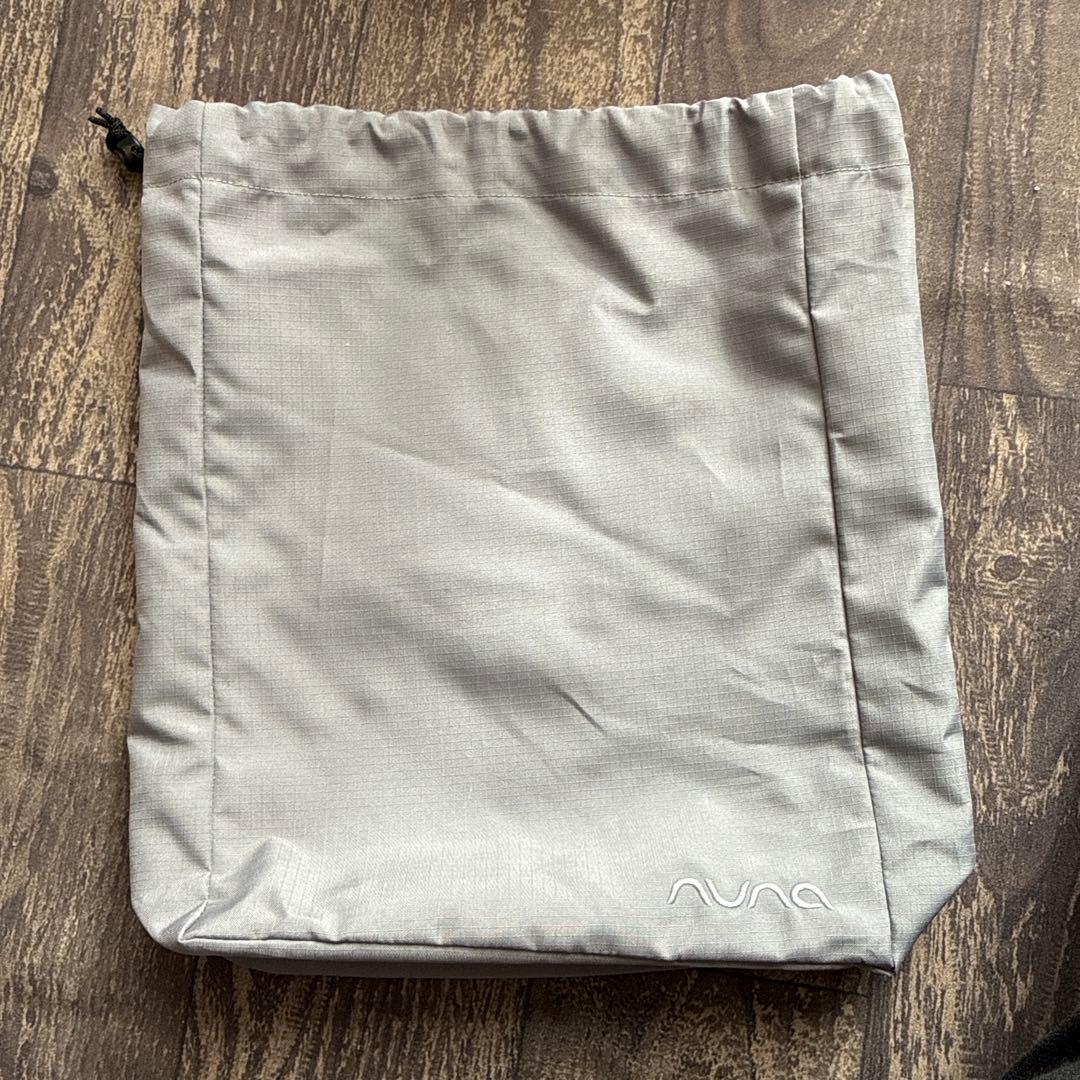 nuna ヌナ ベビーキャリア カドル cudl グレー 抱っこ紐　スタイ未使用