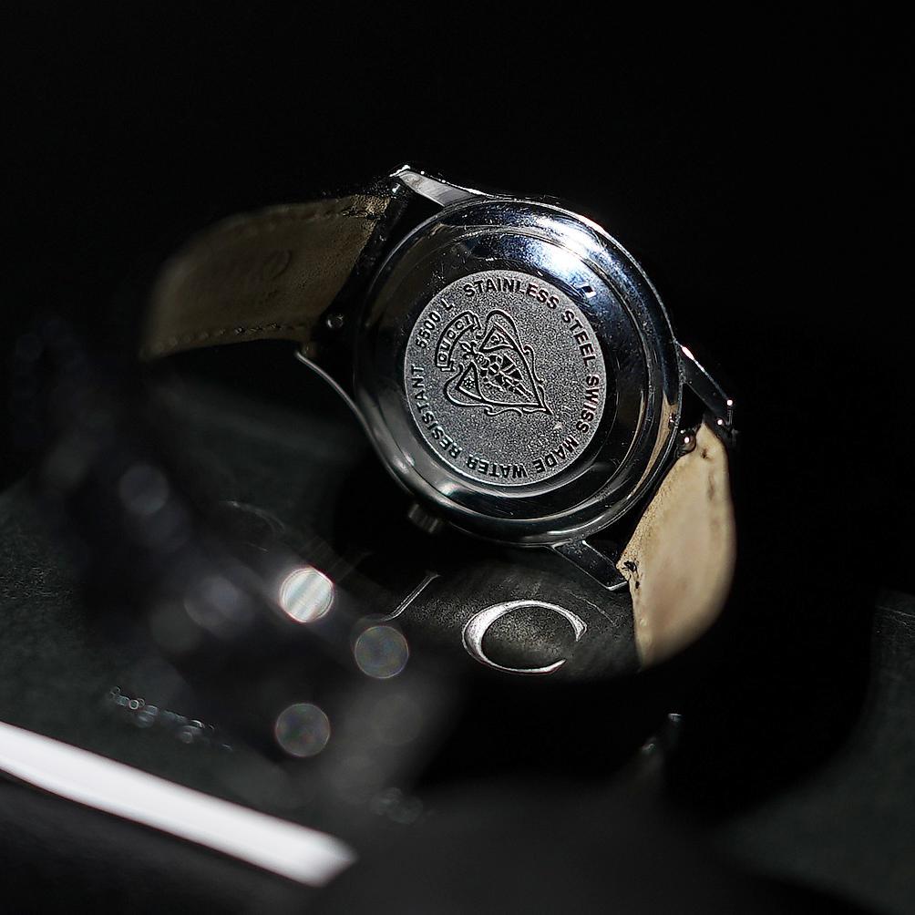 稼働　ケース付き　GUCCI レディース 時計 腕時計　5500L グッチ