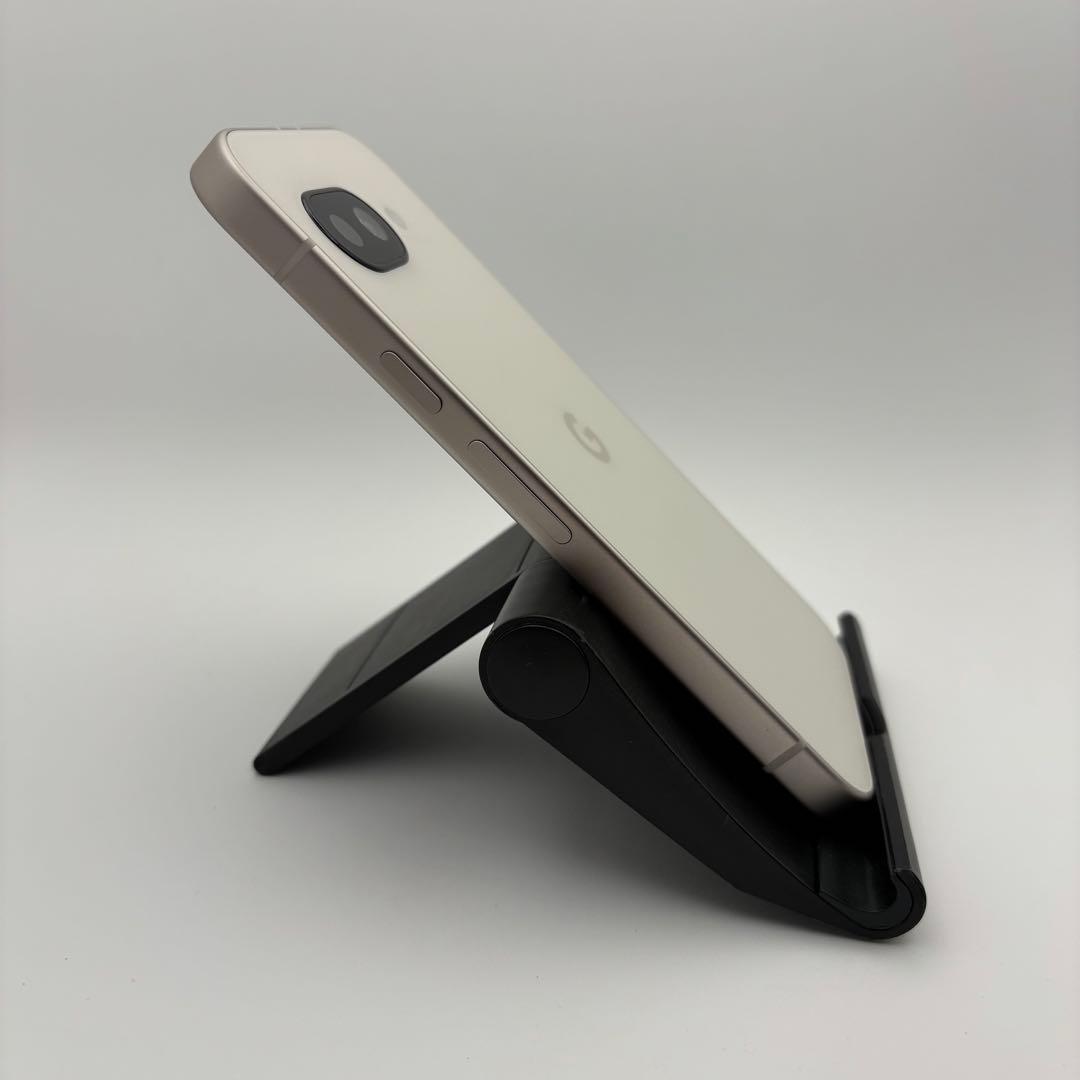 週末セール★美品 2ヶ月使用Google Pixel 9a ホワイト系SIMフリ