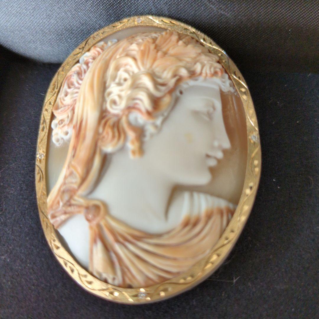 シェルカメオブローチ(作家物）ジュゼッペ・テソリエーレ作