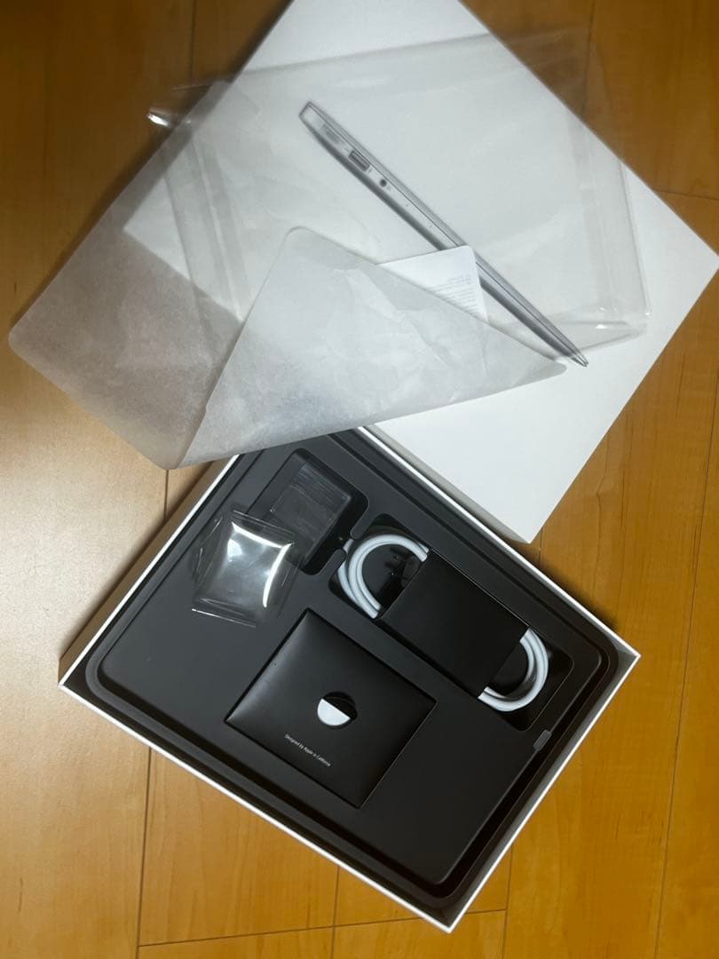 MacBook Air 13インチ 充電器付き　2017 mqd32j/a