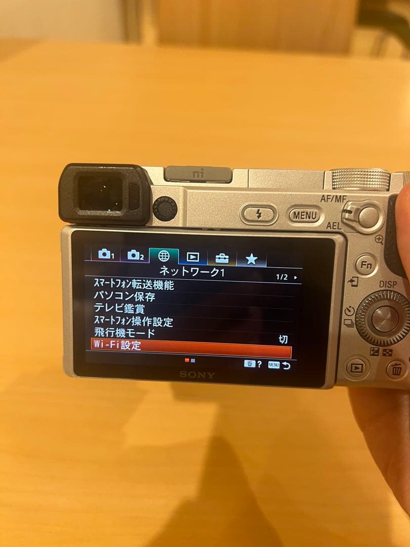 SONYα6400シルバーボディ+16-50mmレンズキット美品➕メモリーカード