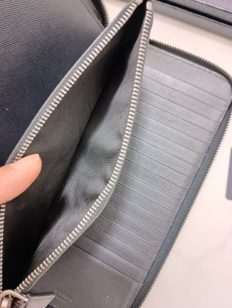 超美品☆PRADA プラダ ブラック レザー カード大容量ジッパー長財布収納多数