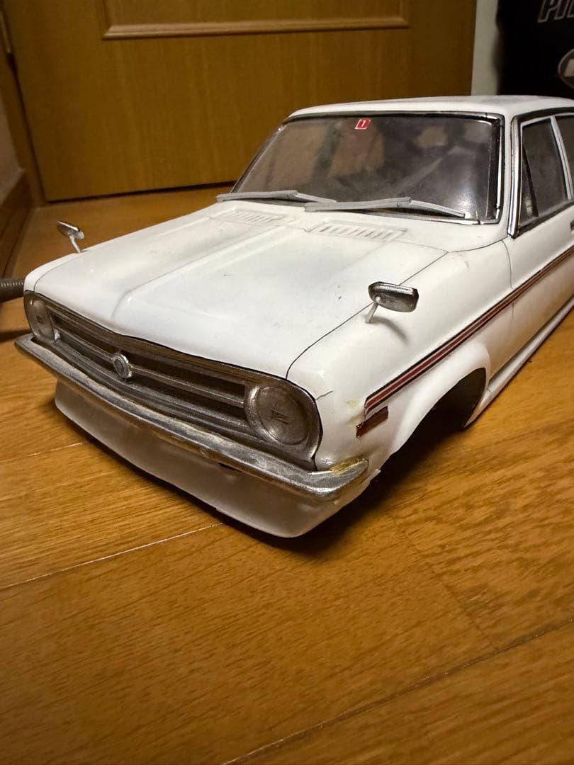 ラジコンボディ　10分の1 サニー