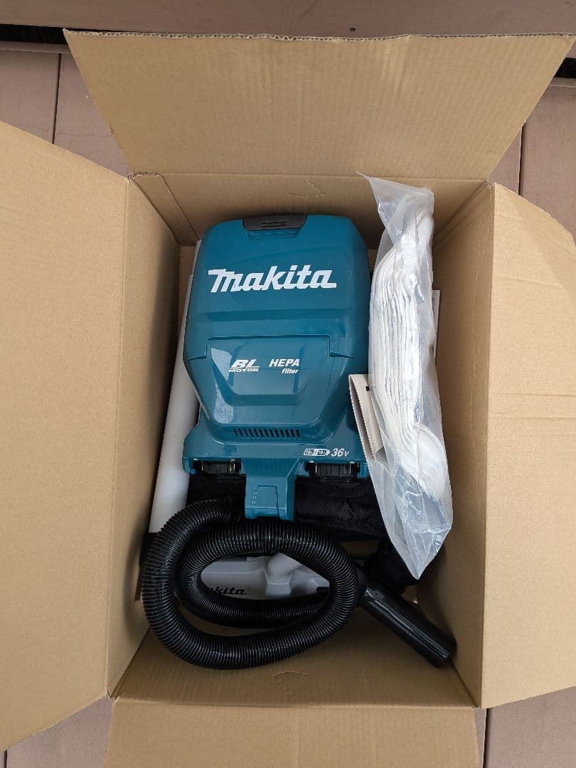 ​マキタ 18V+18V 充電式背負いクリーナー VC260D（本体・付属品）