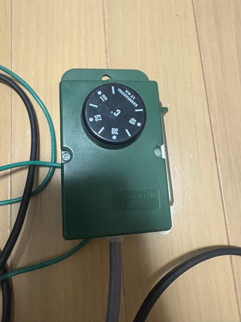 み*り様 温室用パネルヒーター 昭和精機工業㈱NS200 200W サーモスタッ