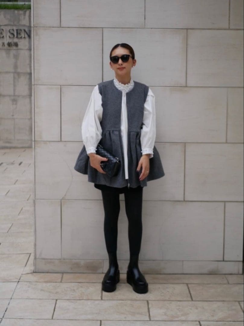 【Parum】2点おまとめ買いネックパールデザインフリルブラウス　ホワイト