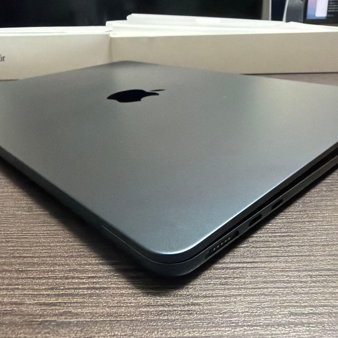 Apple MacBook Air M3 2024 13インチ