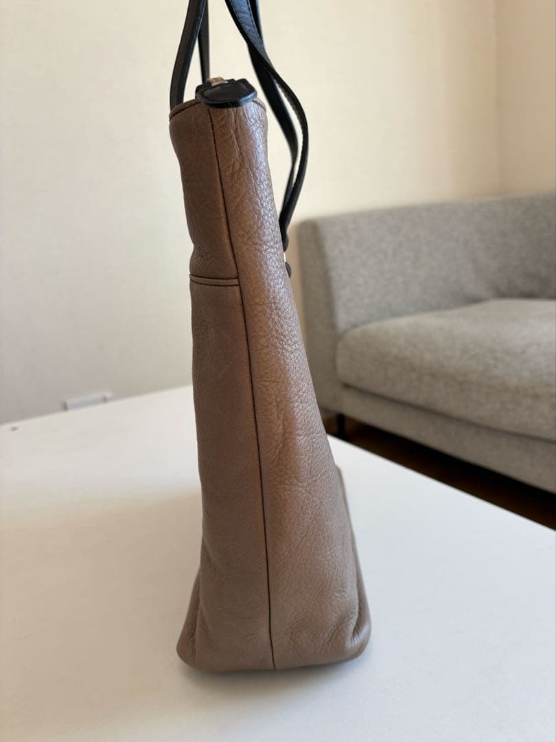 マーガレットハウエル レザートートバッグ A4 肩掛け未使用級