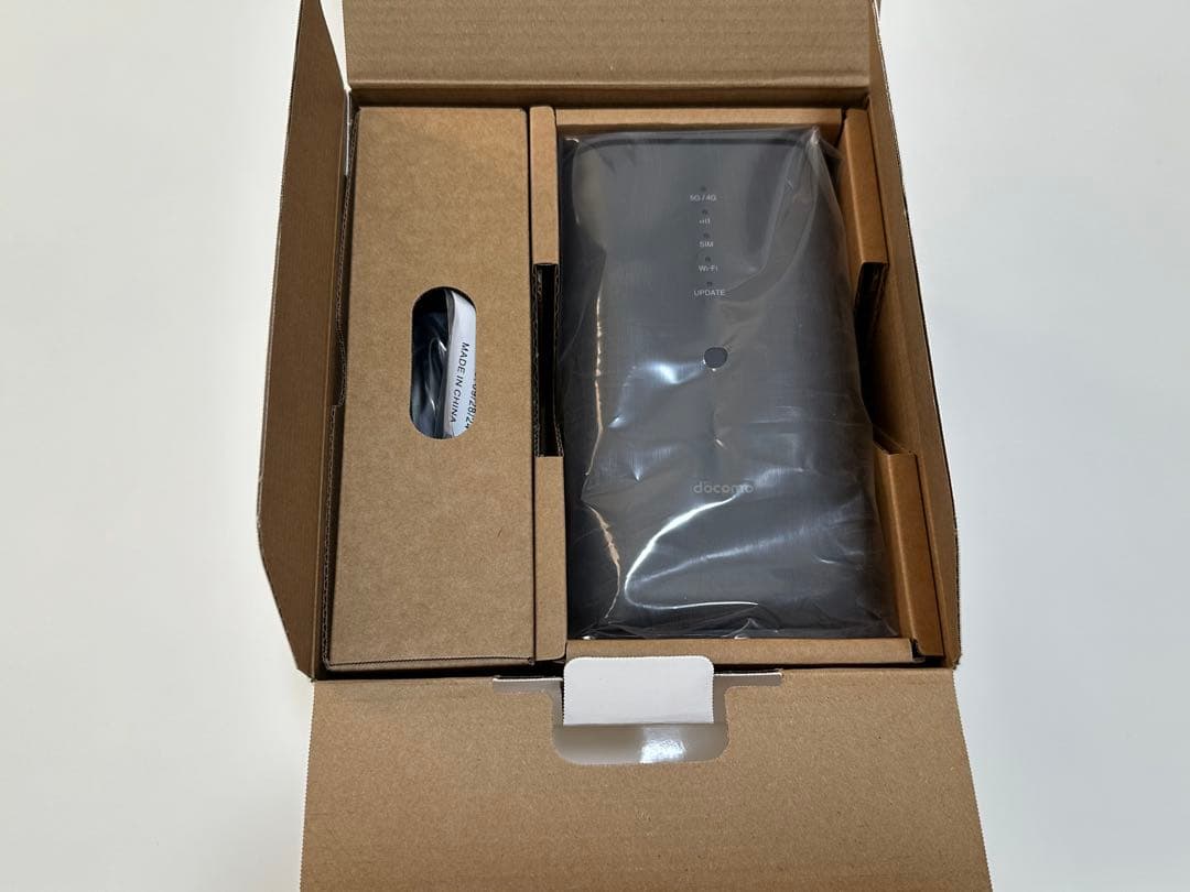 【値下げ】NTT docomo  5G HR02 ルーター 本体