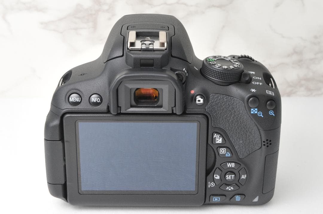 美品 新品級のショット数❣️Canon EOS Kiss X7i スマホ転送