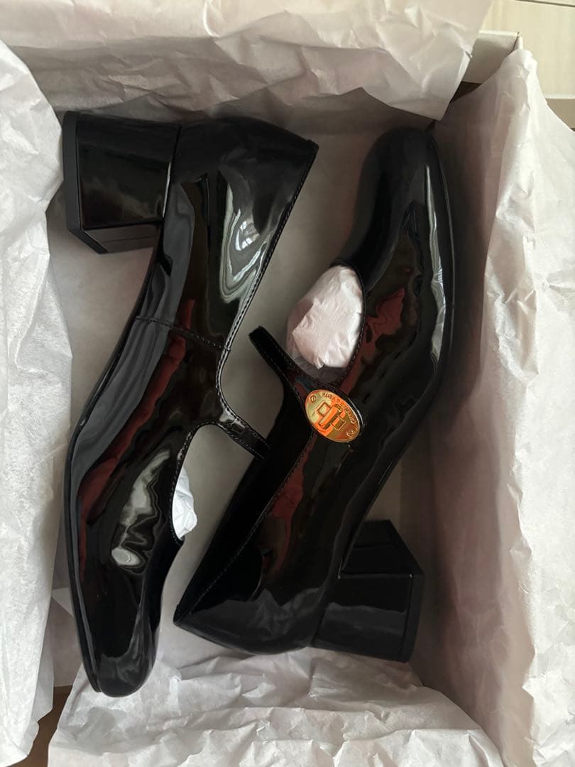 新品　CHARLES&KEITH メタリックバックル ブロックヒール　黒 37