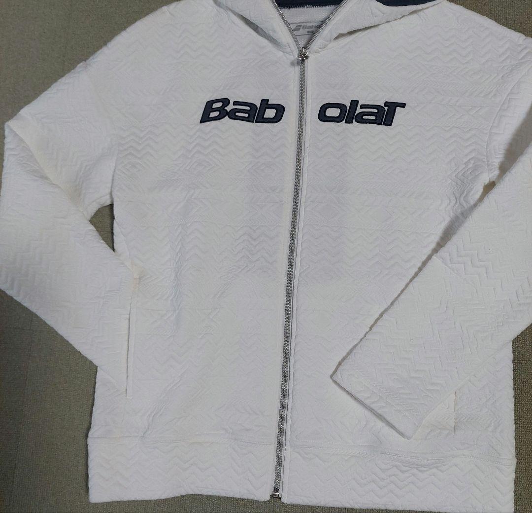 未使用に近い美品　バボラ　レディースフード付きジャケット　ホワイト×ネイビー　O
