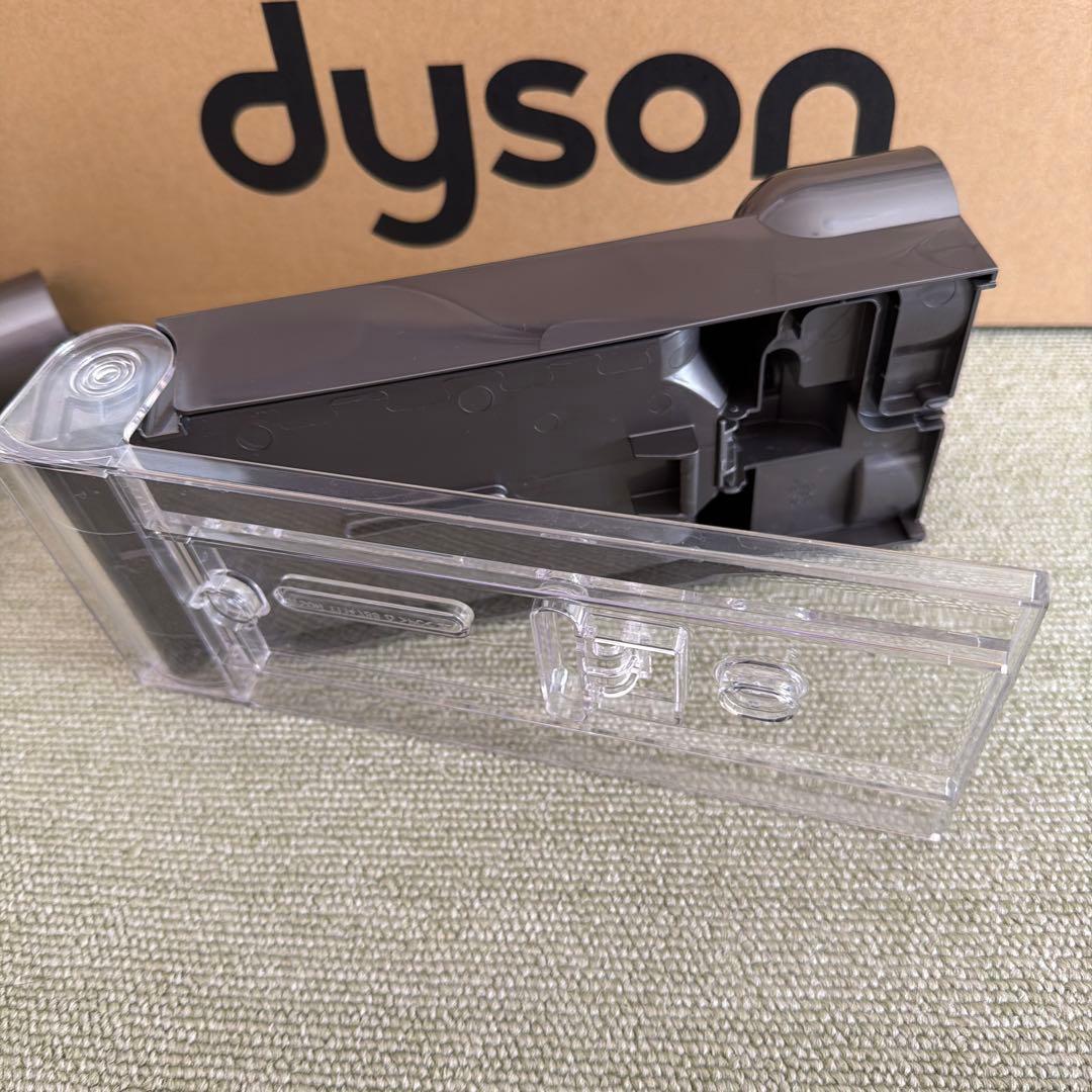 Dyson スティッククリーナー v10 fluffy