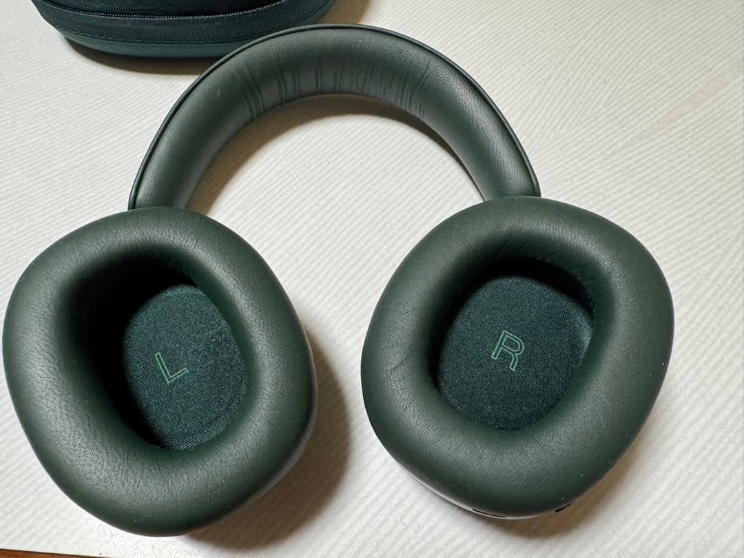 Bowers & Wilkins PX8 ワイヤレスヘッドホン グリーン