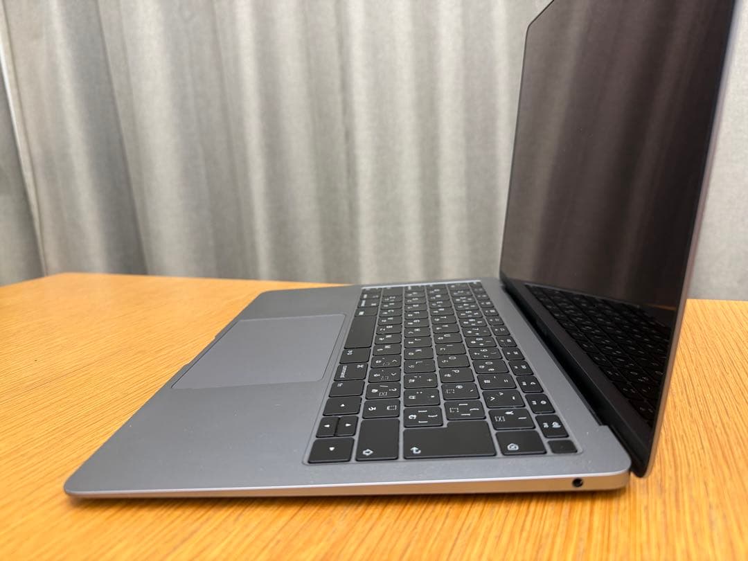 ジャンク MacBook Air A1932 スペースグレイ ロジックボード無し