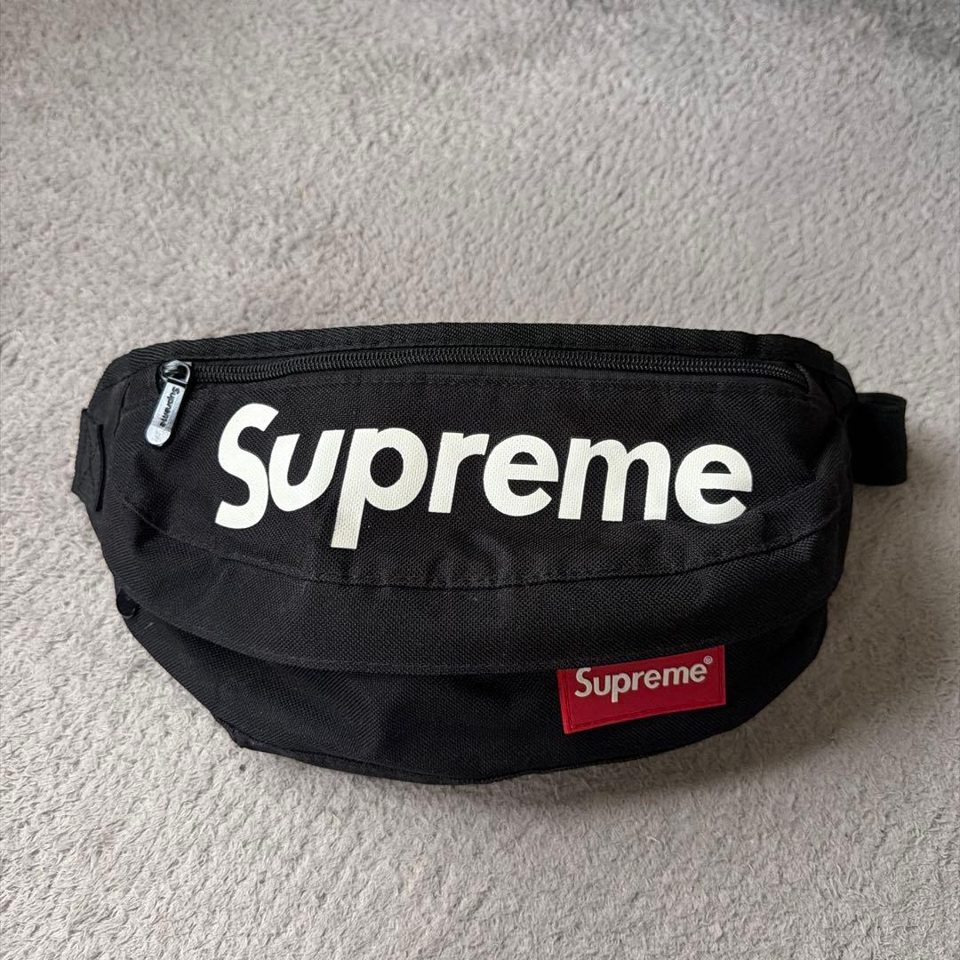 supreme ボディバック　黒