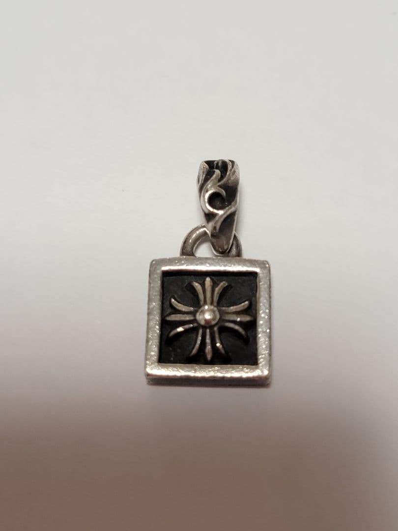 クロムハーツ　フレームドCHプラス チャーム ペンダント