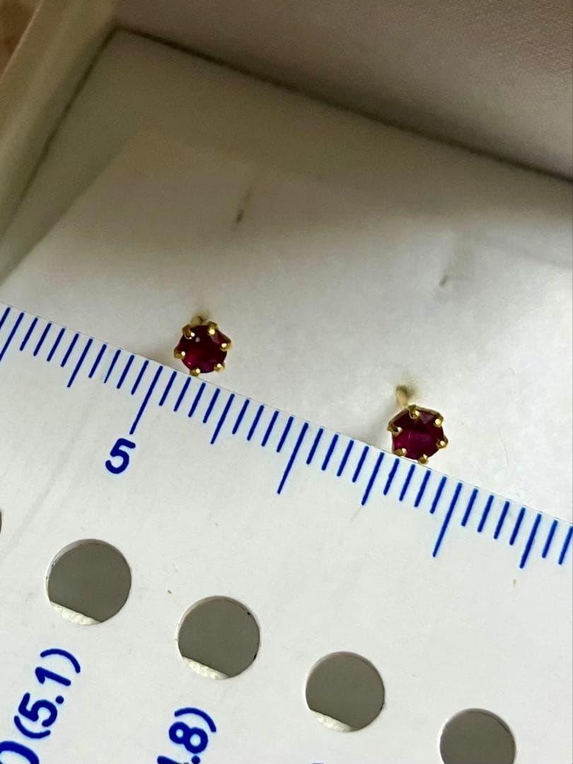 K18＊ルビーピアスです