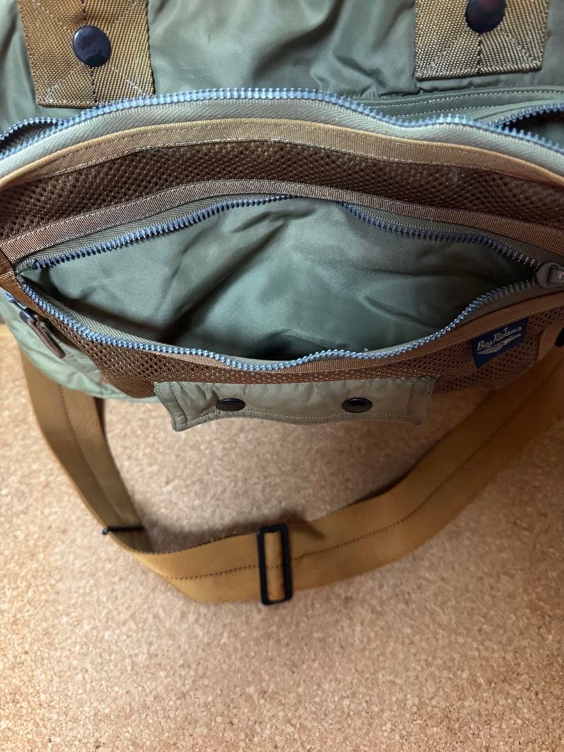 希少品⭐︎バズリクソンズ　ショルダーバッグ　BR-5 オリーブ　Mサイズ　USED