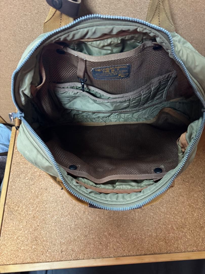 希少品⭐︎バズリクソンズ　ショルダーバッグ　BR-5 オリーブ　Mサイズ　USED