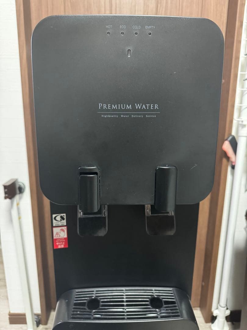 プレミアムウォーター　ウォーターサーバー　famfit ブラック