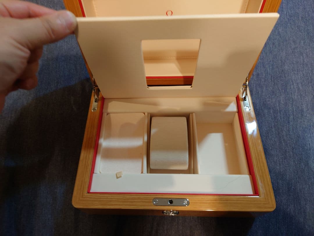 USED OMEGA 時計ケース 木製